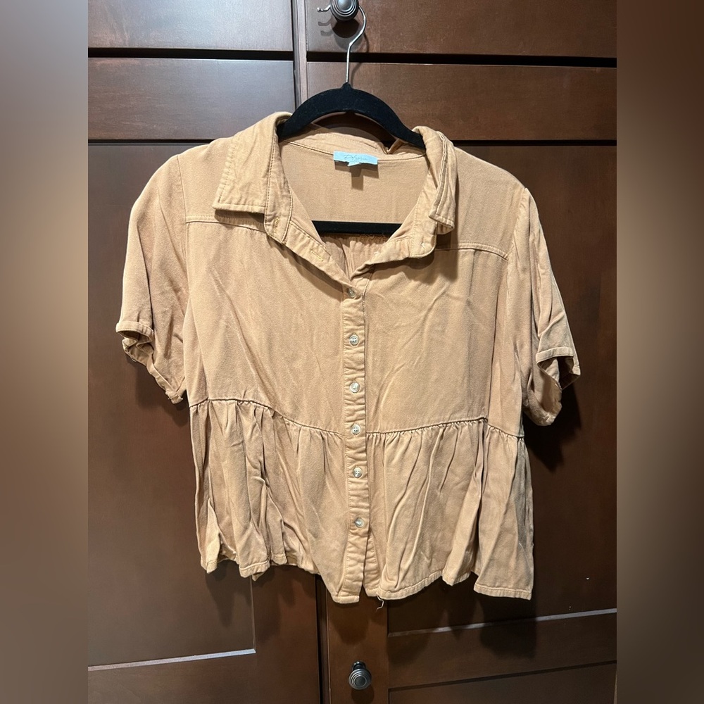 Polagram peplum button up top